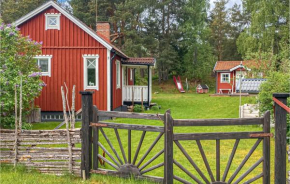 2 Bedroom Amazing Home In Tranås